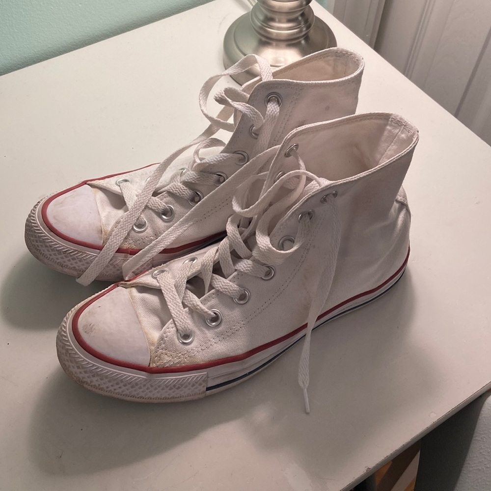 White Converse size 7